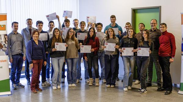 Weiterer Meilenstein in Finanzbildung: Übergabe der €FDL-Finanzführerscheine 2025